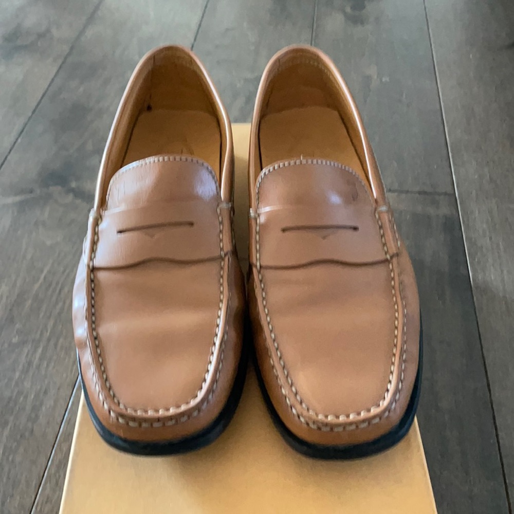 Tod’s authentic Brown Leather Loafers size 7.5 US